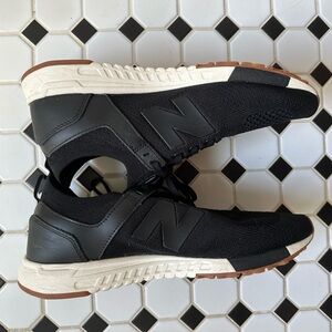 Men’s new balance tennis shoes